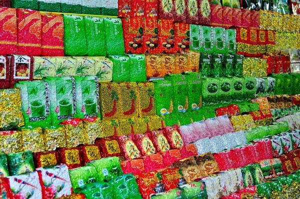 Chiang mai, thailand: weergave van thee op warowot voedselmarkt — Stockfoto