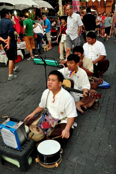 Chiang Mai, Thailand: Four Blind Musicians at Sunday Walking Street Market — Stock Photo, Image