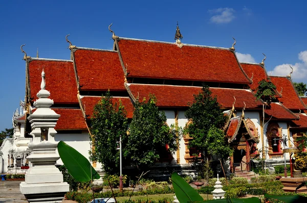 Chiang mai, thailand: der große ubosot at wat nantaram — Stockfoto