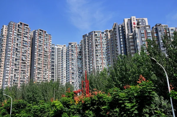 Chengdu, China: Edificios de apartamentos de remolque —  Fotos de Stock