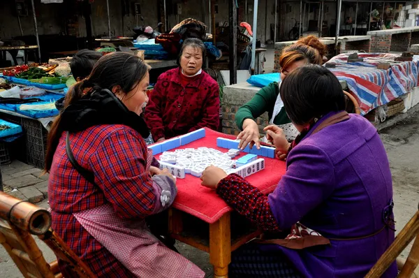 Pengzhou, Kina: kvinnor spela mahjong — Stockfoto
