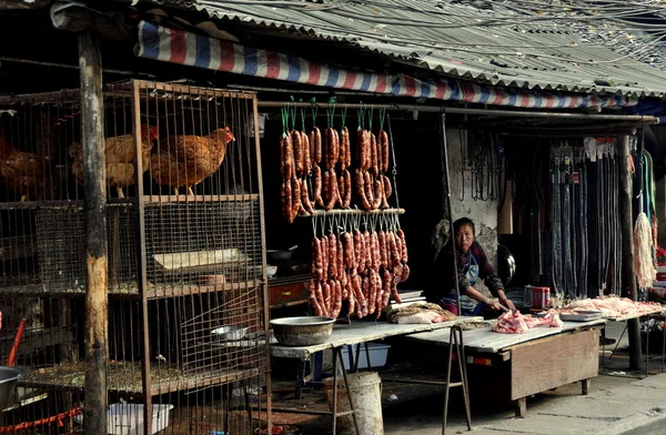 Pengzhou, China: Carnicerías en Long Xing Marketplace — Foto de Stock