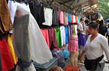 Bangkok, Tayland: giyim görüntü thanon ratchaprasong üzerinde açık Market