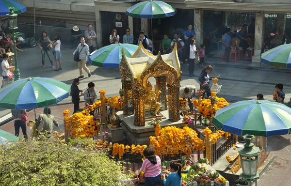 Bangkok, thailand: der erawanische schrein — Stockfoto