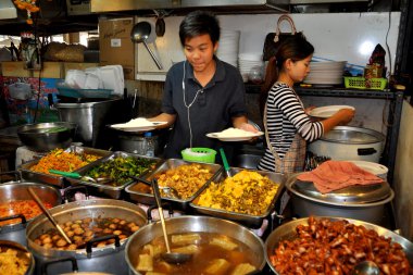 Bangkok, Tayland: Tay yemeği yiyecek satan kaç