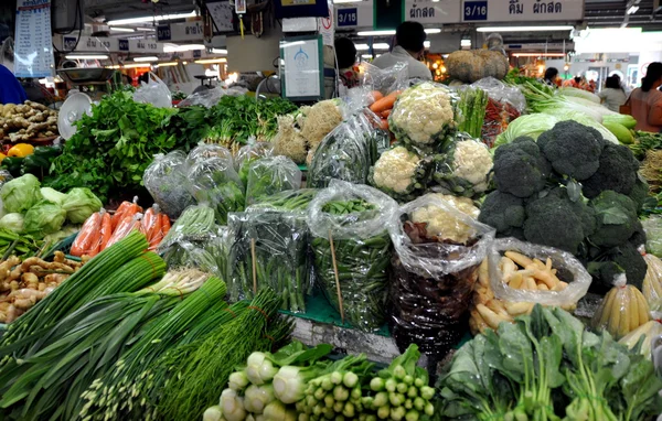 Bangkok, Thailand: Produce at Or Tor Kor Market — Stock Photo, Image