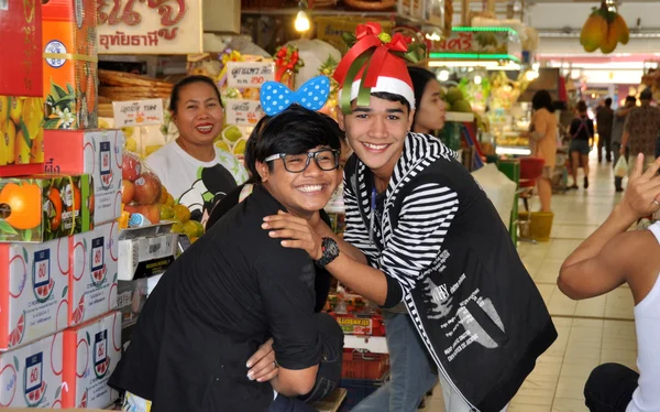 Bangkok, Thailand: Two Thai Boys at Or Tor Kor Market — Stock Photo, Image