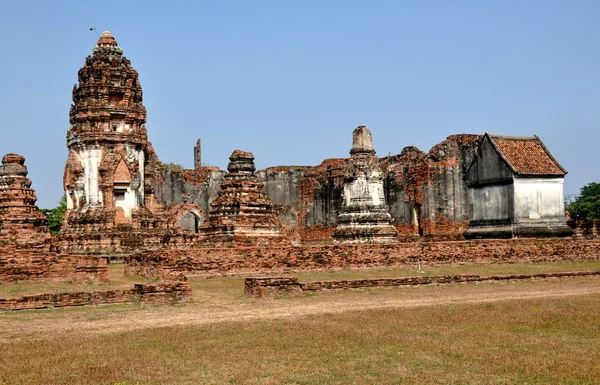 华富里，泰国： 13 世纪帕斯里兰卡 rattahana 玛哈泰寺 — 图库照片