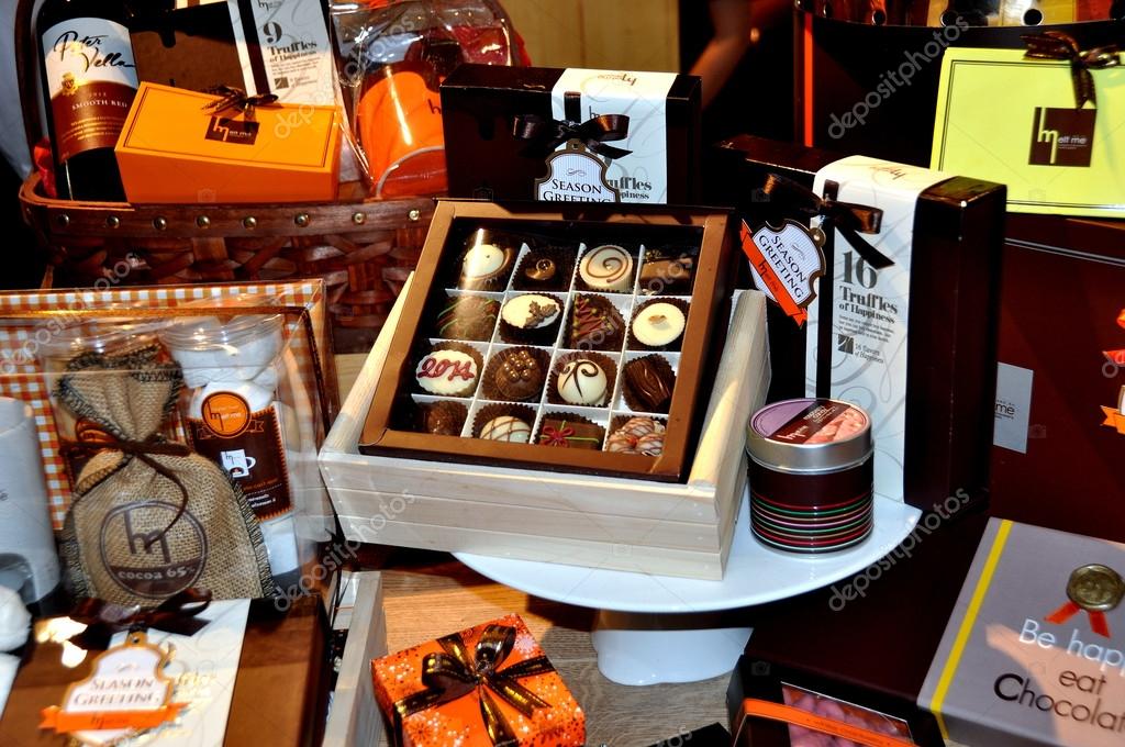 bangkok-thailand-elegant-chocolates-at-siam-paragon-food-hall-stock