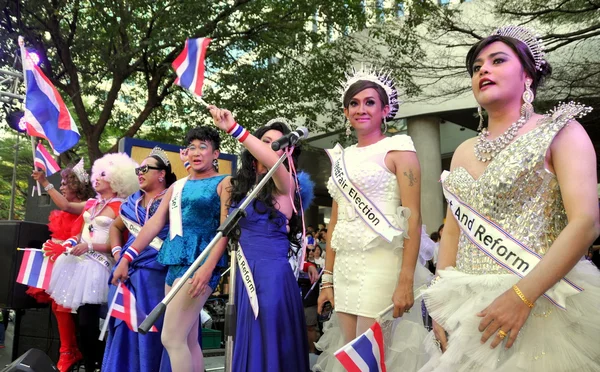 Bangkok,Thailand: Ladyboys Performing at Shut Down Bangkok Demonstration — Stock Photo, Image