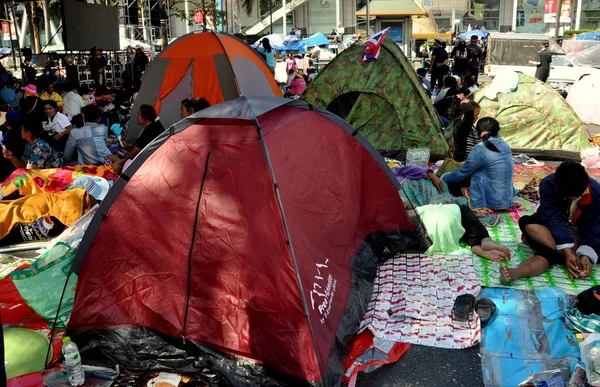 Bangkok, Tayland: çadır evi kişi hükümeti protesto — Stok fotoğraf