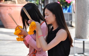 Bangkok, Tayland: erawan tapınak dua iki kadın