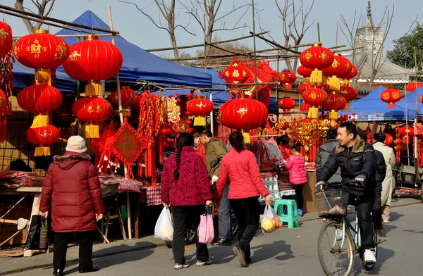 Pengzhou, China: Chinese New Year Decorations — Stock Photo, Image