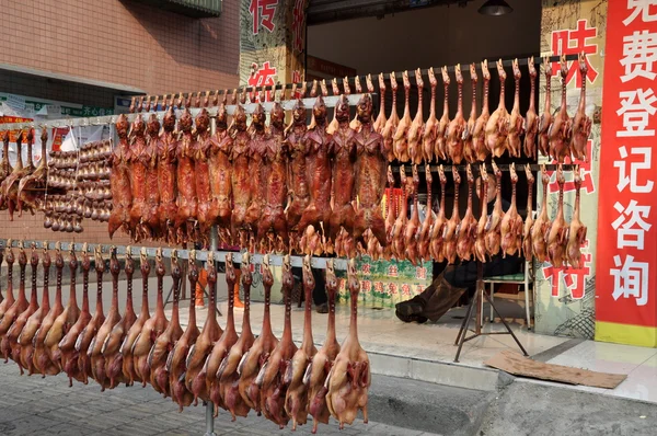 Pengzhou, China: Carnes prensadas no açougue — Fotografia de Stock