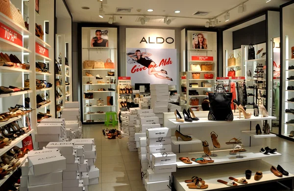 芭堤雅，泰国： 阿尔多妇女鞋 & 配件店 — 图库照片