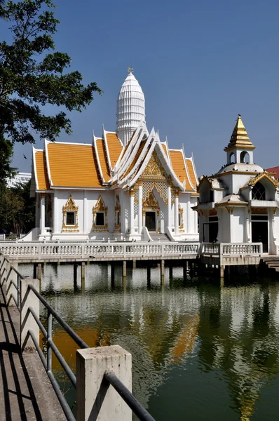 Pattaya, thailand: witte tempel op wat chai mongkhon — Stockfoto