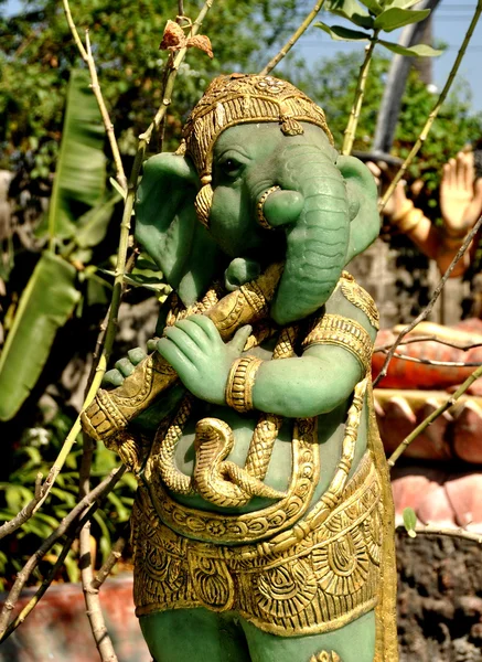 Bang saen, Thajsko: sochou hinduistického sloního Boha Ganéši — Stock fotografie