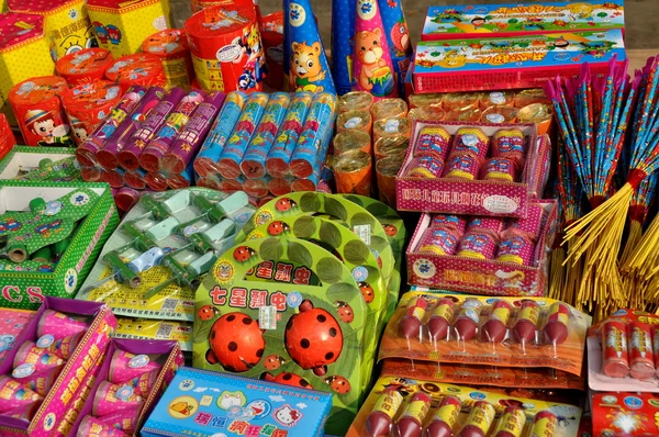 Pengshou, china: dozen van new year vuurwerk — Stockfoto