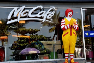 Pattaya, Tayland: Ronald Mcdonald heykele Fast Food Restoran
