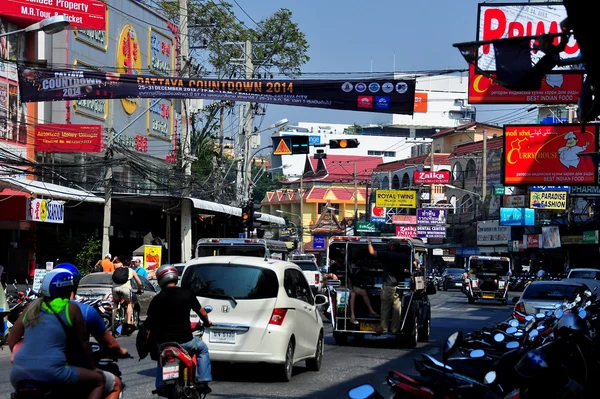 Pattaya, thailand: livliga pattaya andra road — Stockfoto