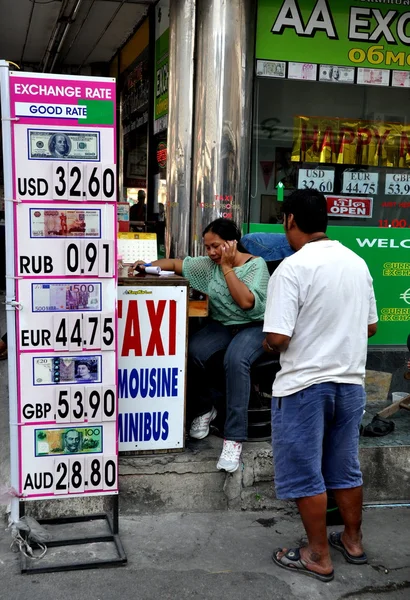 Pattaya, Thailand: Exchange Rate Sign on Second Road — Stock Photo, Image