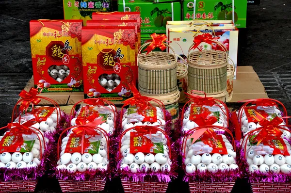 Pengzhou, China: Chinese New Year Gift Eggs — Stock Photo, Image