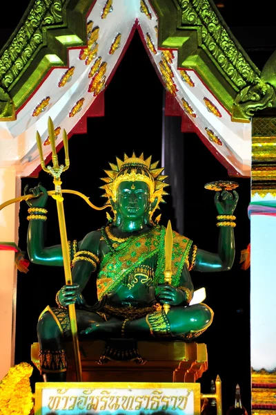 Bangkok, Tailândia: Santuário de Buda de Jade na estrada de Sukhamvit — Fotografia de Stock