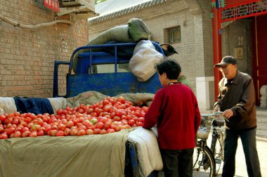 Beijing, Çin: shi sa hai hutong domateslere satın insanlar