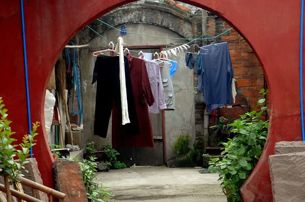 Huang Long Xi, China: Pátio do Templo Budista — Fotografia de Stock