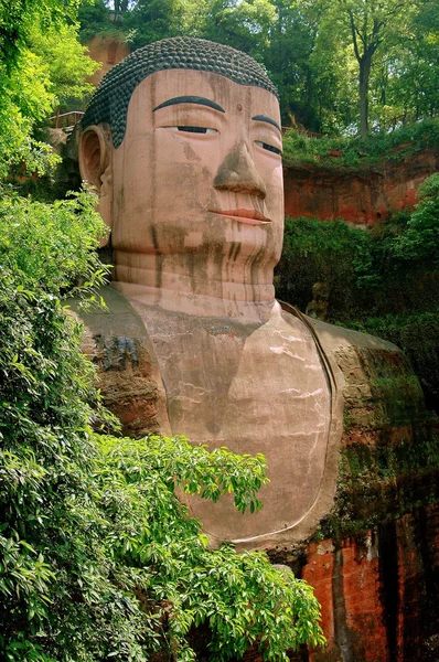 Leshan, China: riesiger Steinbuddha — Stockfoto