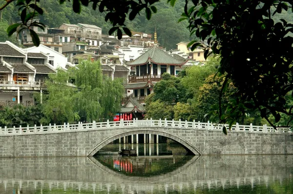 Yangshuo, China: Stone Bridge and Town Buildings — Stock Photo, Image