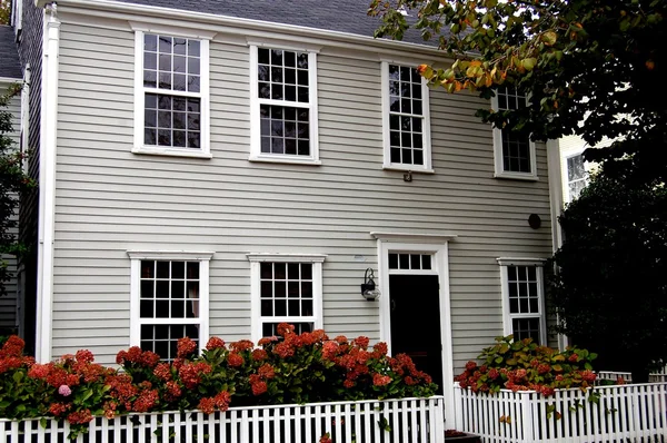 18th Century Wooden Home on Nantucket Island, MA — Stock Photo, Image