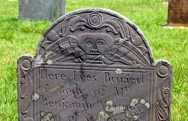 Southold, NY : pierre tombale de l'ère coloiale — Photo