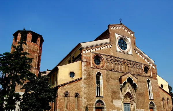 Udine, Itálie: domo a campanile — Stock fotografie