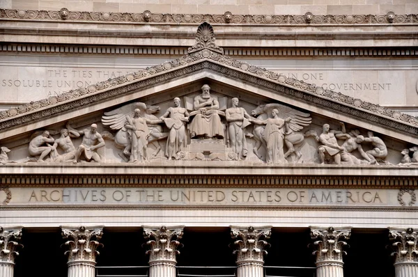 Washington, DC: Pediment of the United States Archives — Stock Photo, Image