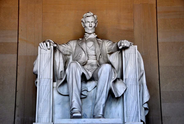 Washington, DC:  Abraham Lincoln Statue at Lincoln Memorial — Stock Photo, Image