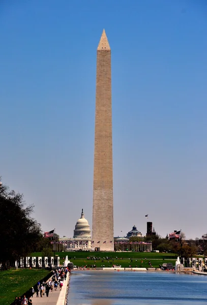 Washington dc: das washington-Denkmal und die US-Hauptstadt — Stockfoto