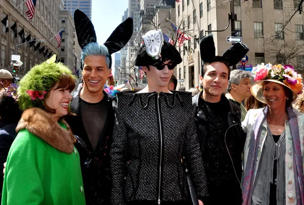 NYC: mensen op easter parade — Stockfoto