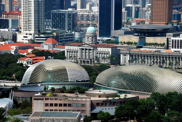 Singapur: pohled na historickou čtvrť, durian divadel a parlamentu — Stock fotografie
