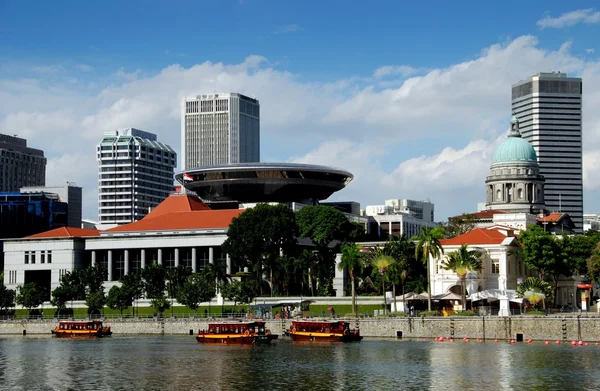 Singapore: Supreme Court Building & Parliament — Stock Photo, Image