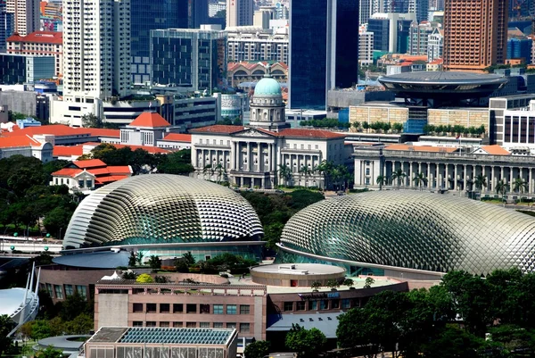 Singapur: pohled durians a staré budovy parlamentu — Stock fotografie