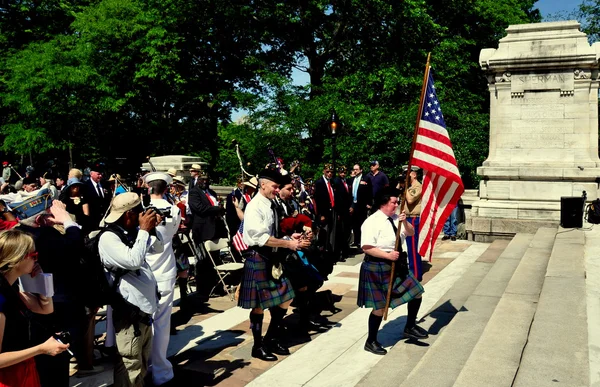NYC: шотландские трубы и барабаны на церемонии в честь Дня памяти — стоковое фото