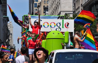 NYC: google float 2014 gay gurur geçit töreninde