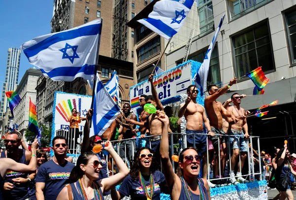 Нью-Йорк: 2014 гей-параду — стокове фото