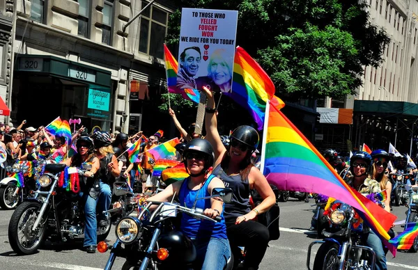 Нью-Йорк: 2014 гей-параду — стокове фото