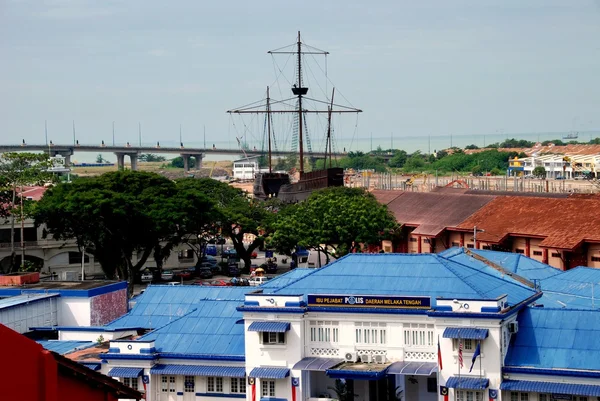 Melaka, Malaysia: View of city and distant Maritime Museum — Stock Photo, Image
