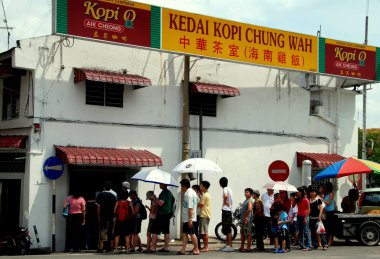 Melaka, Malezya: tavuk pirinç topu restoranda beraberdir