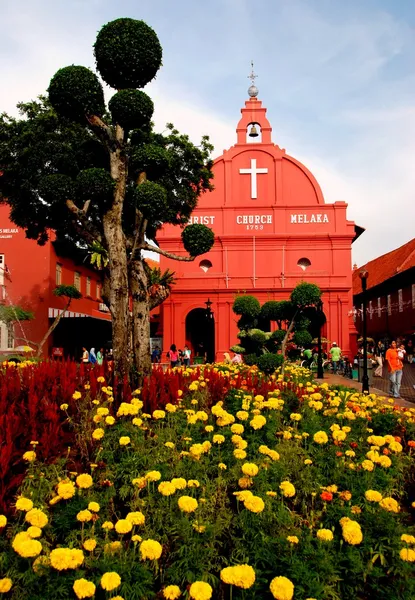 Melaka, malaysia: Kristi kyrka i stadthuys square — Stockfoto