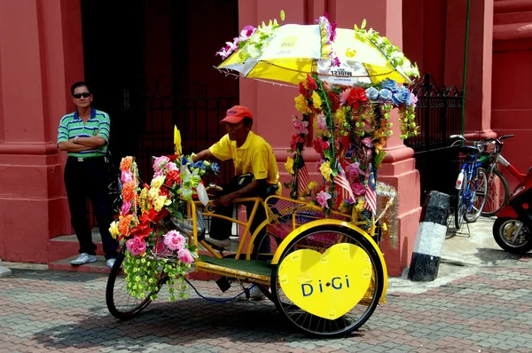 Melaka, Malaysia: Tri-shaw Taxi at Christ Church — Stock Photo, Image