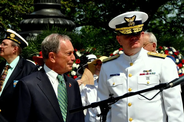 Nyc: bürgermeister michael bloomberg bei gedenktag-gottesdiensten — Stockfoto